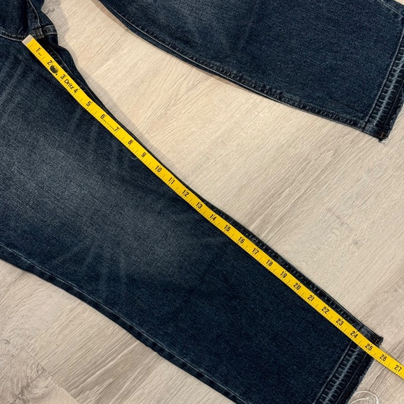 Old Navy Mid Rise Boyfriend Jeans Vina with Raw Hem Size 12 - Picture 6 of 13